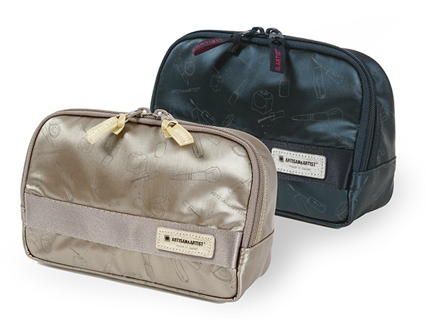 スロープシェイプ・ポーチ<Addicted to cosmetic (アディクティッド・トゥ・コスメ)>XWP-CP110H-ARTISAN&ARTIST*(アルティザン&アーティスト) スロープシェイプ・ポーチ<Addicted to cosmetic (アディクティッド・トゥ・コスメ)>XWP-CP110H-ARTISAN&ARTIST*(アルティザン&アーティスト)