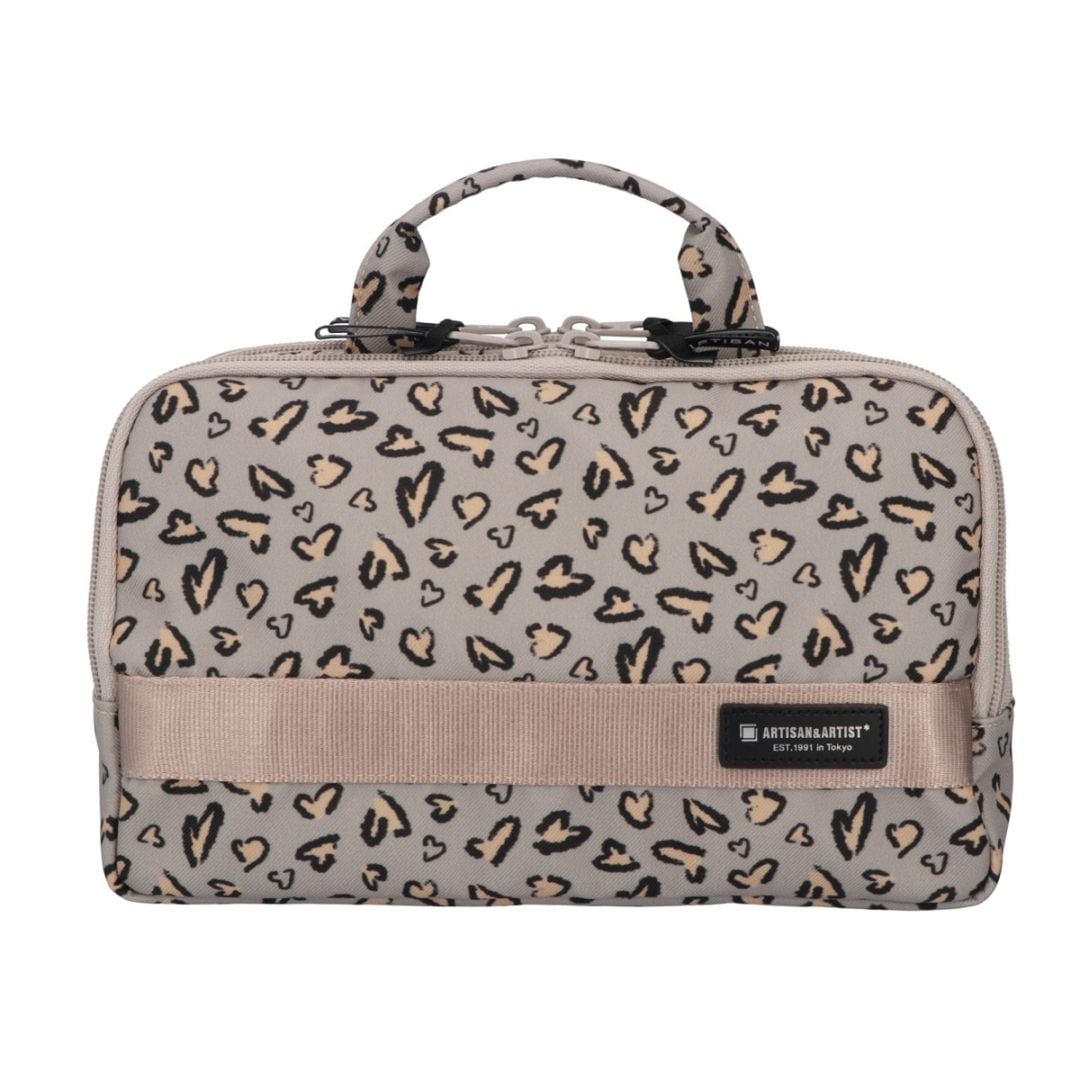 新商品】大きめサイズのスロープシェイプ・ポーチ ミス・パンテール