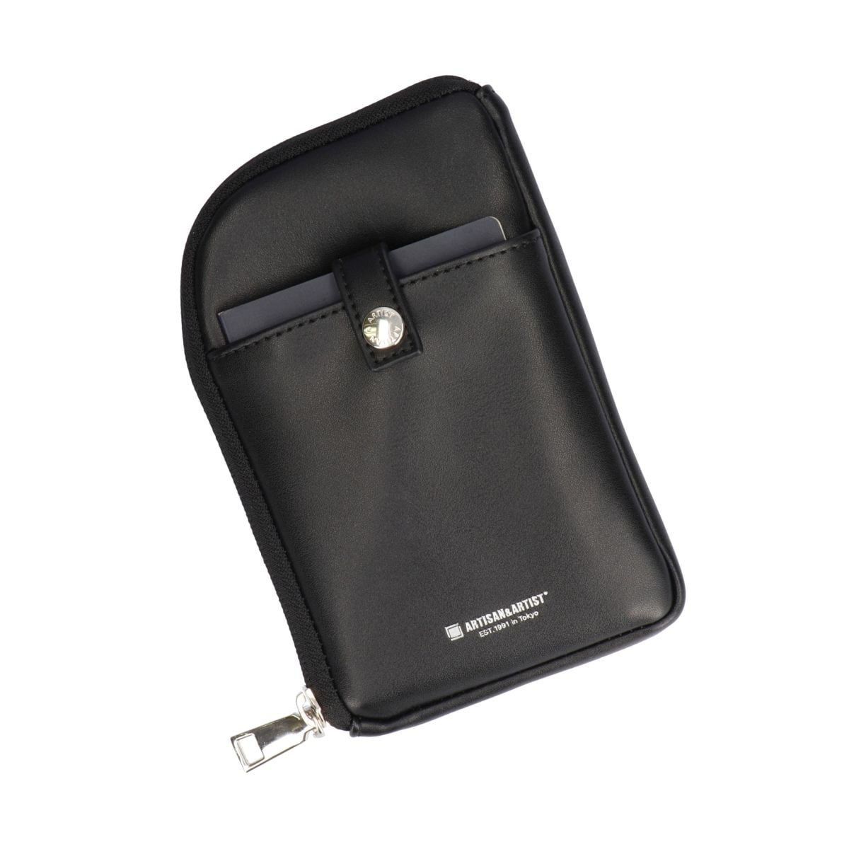 パスポートも入れられるマルチポーチ アーバン・リュクス 4WP