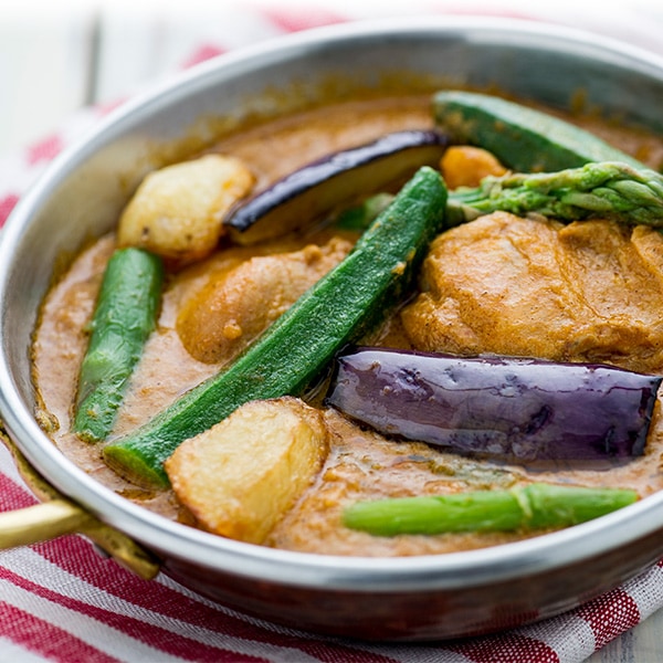 夏季限定 夏野菜とチキンのカレー 250g 冷凍便