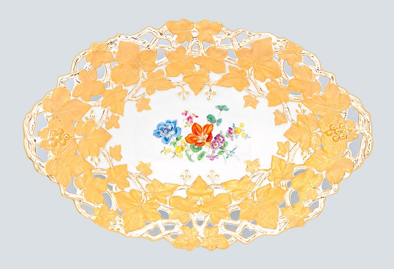 マイセン 「金彩花文レリーフ透しオーバル皿」 | | アトリエ・ブランカ