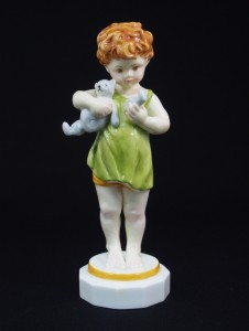  Wednesday's ChildBoy holding broken teddyˡ