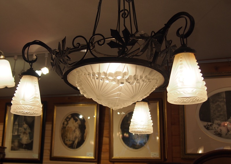 仏蘭西 アール・デコ 作家サイン入り(デュゲ) シャンデリア ヴィンテージ フランス DEGUE アールデコ サイン入りガラス 天井照明