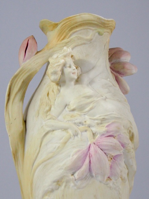 ロイヤルダックス 「アールヌーヴォー花の妖精文花瓶（一対