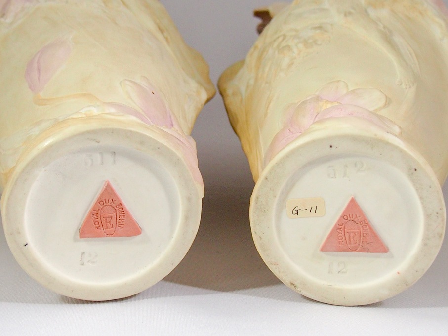 ロイヤルダックス 「アールヌーヴォー花の妖精文花瓶（一対