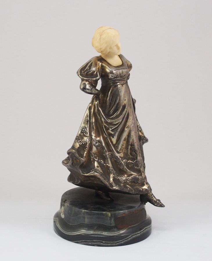 フランス 少女 人物画 少女 | リヤドロ公式オンライン