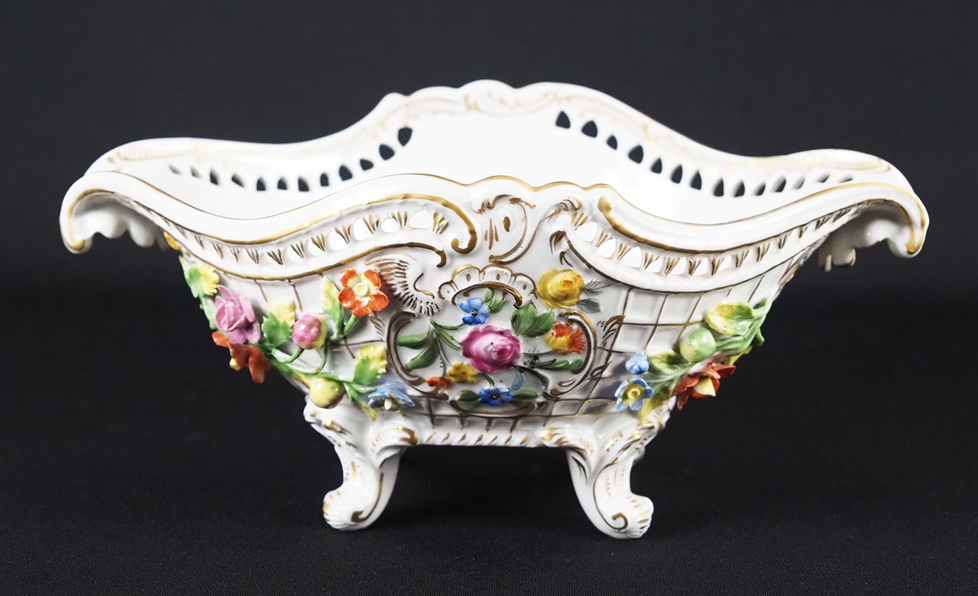 ドレスデン 「花文金彩アップリケ透かしバスケット