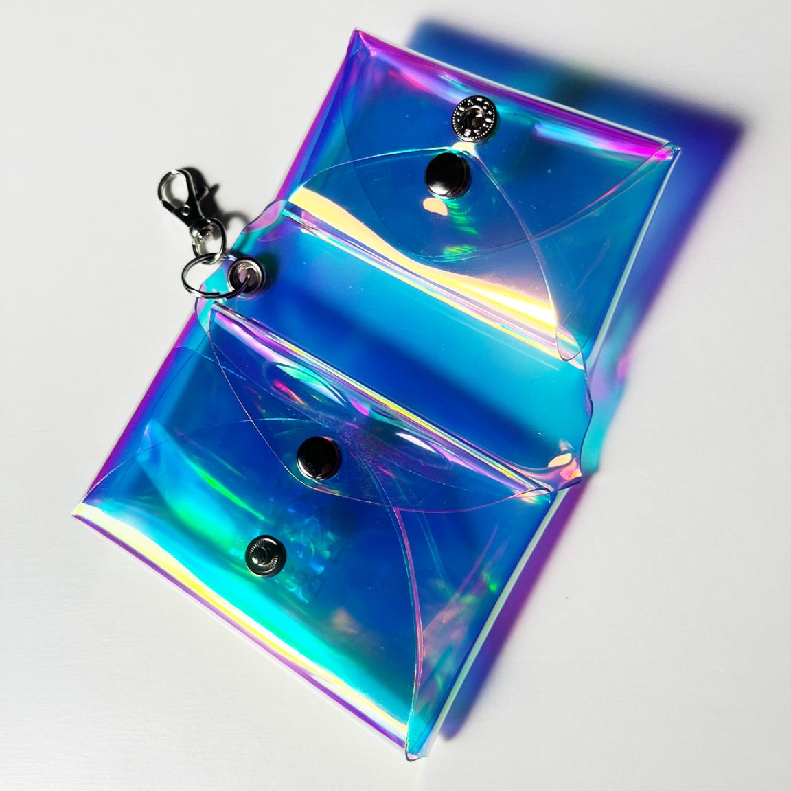 【 オーロラ ミニ財布 】 ナスカンつき シームレスマルチウォレット （公式限定） ／ コンパクト財布 クリア財布 ・ 虹色 防水 ビニール PVC ｜ フェス アウトドア レジャー おすすめ acp pst