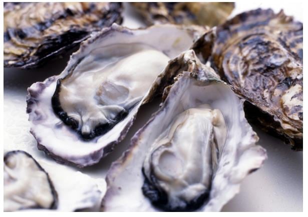 【冬の味覚、美味しい新商品】産地直送、広島牡蠣むき身 生食用 殻付き牡蠣 加熱調理用(3~4人用)むき身 700gと殻付き 10個セット【ポイント消化にどうぞ】贈り物にもお勧めです。【代引き発送不可】