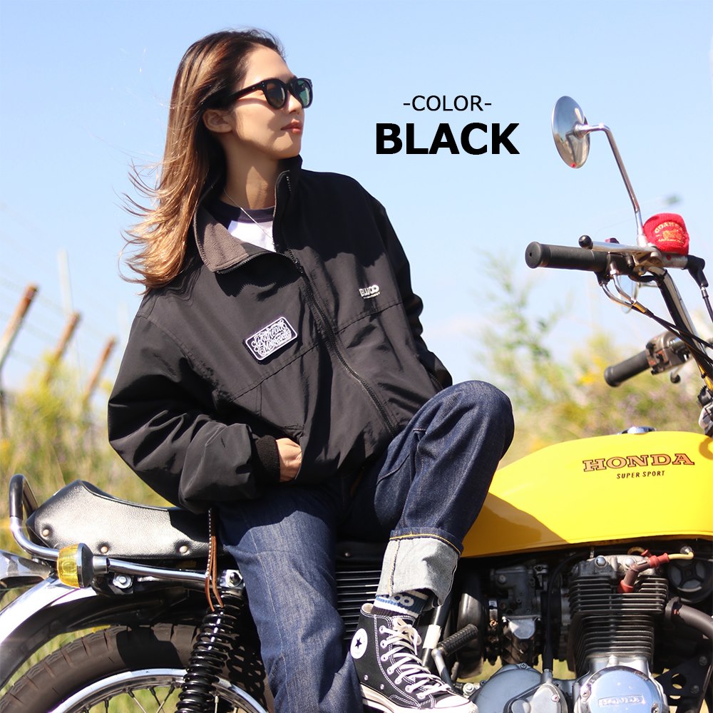 BLUCOのシェルジャケット