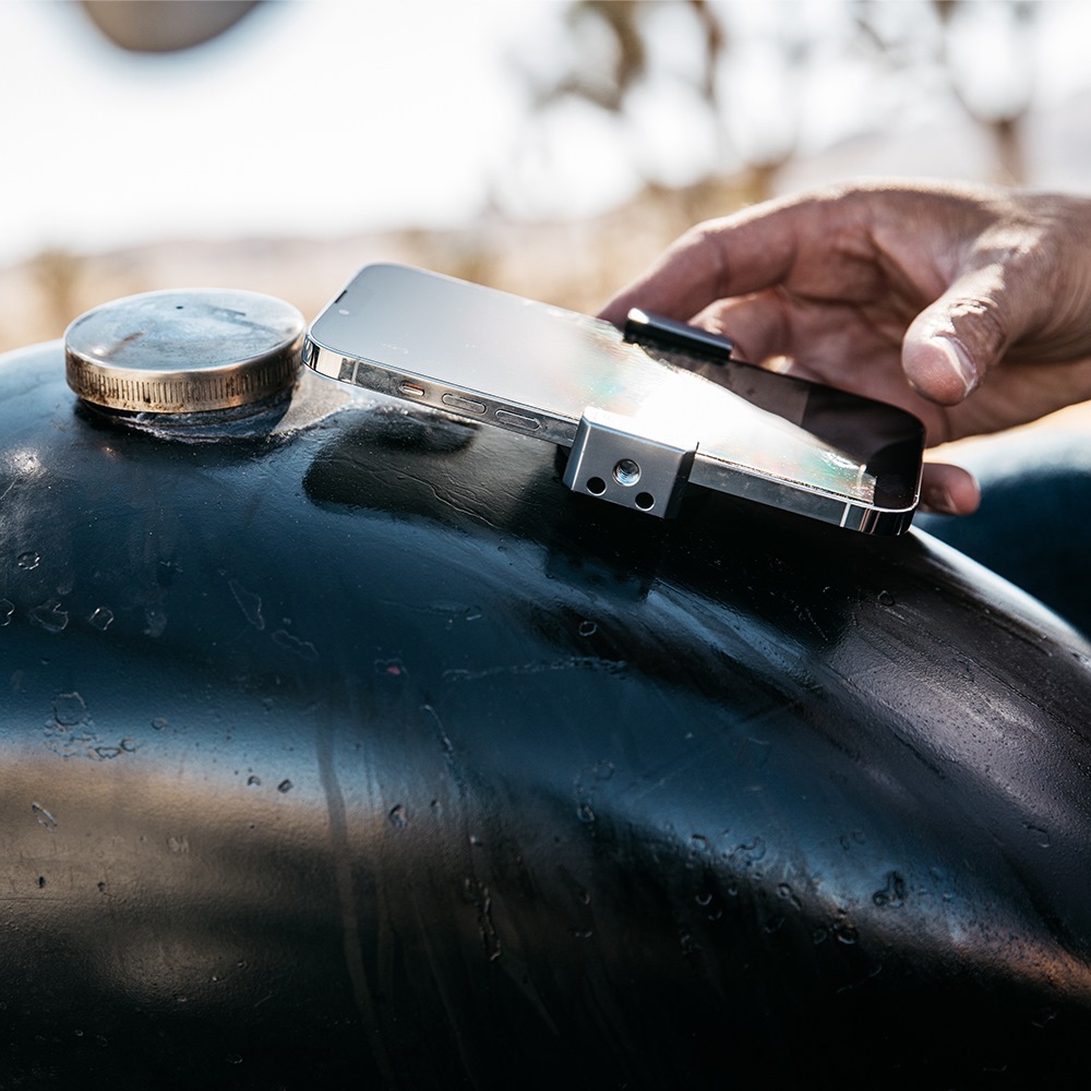 BILLET SMARTPHONE HOLDER #STEEL BLUE [FREAKMOUNT/フリーク マウント]