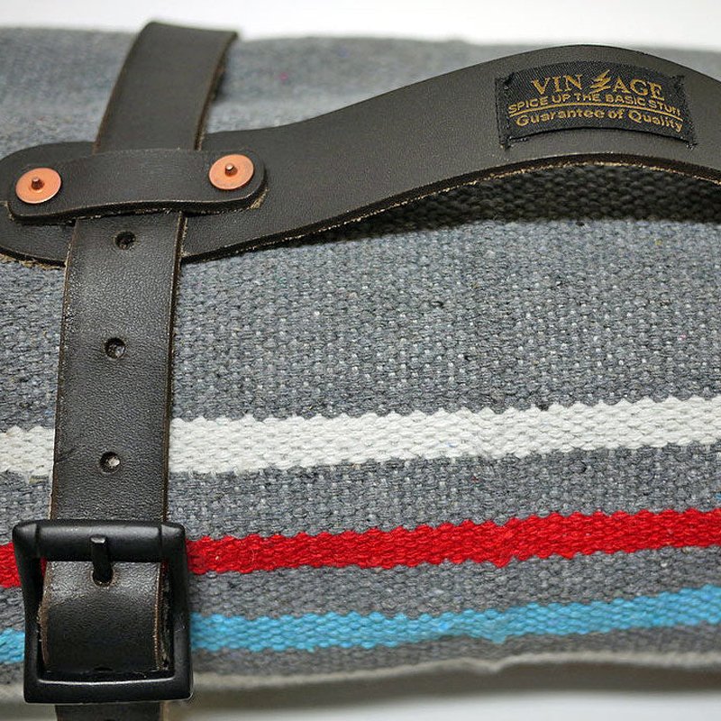 TYPE VTB2 RUG & LEATHER RUG HOLDER