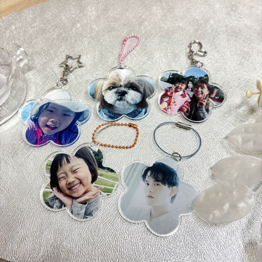 アクリルキーホルダー【フチ透過印刷】(花型)