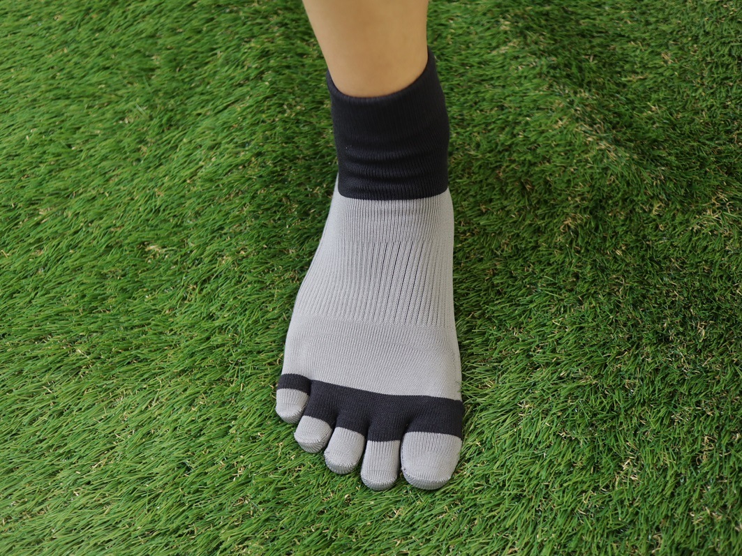 BASIC SPORT 5本指ソックス（滑り止め付き）