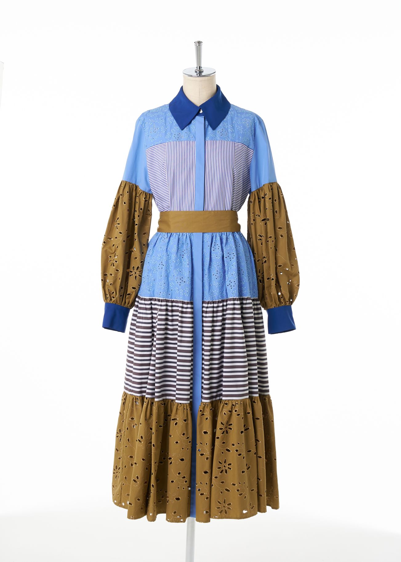 古着リメイク　ゆったりブラックデニムシャツのパッチワークティアードワンピース 古着リメイク ゆったりブラックデニムシャツのパッチワークティアード