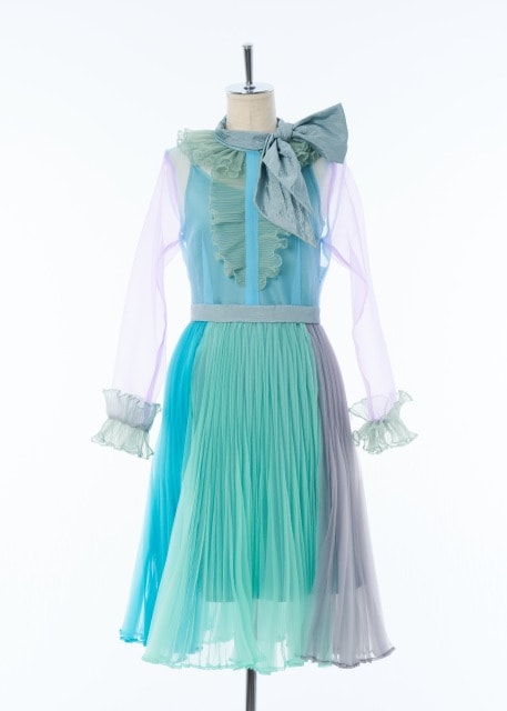 プリーツパネルワンピース