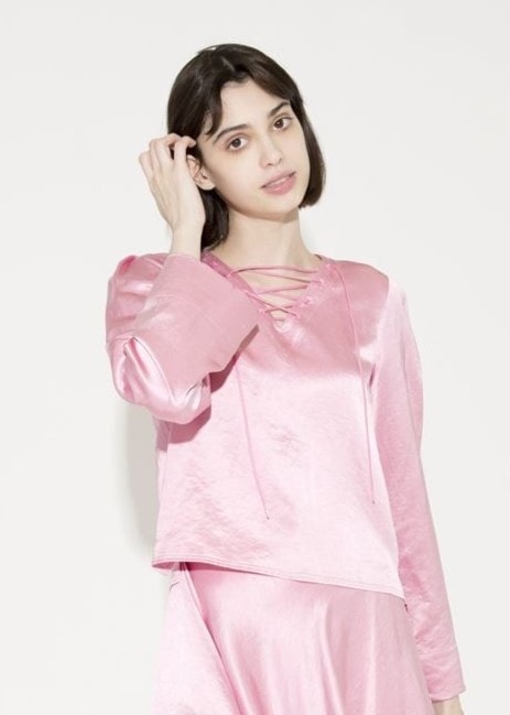 レースアップブラウス