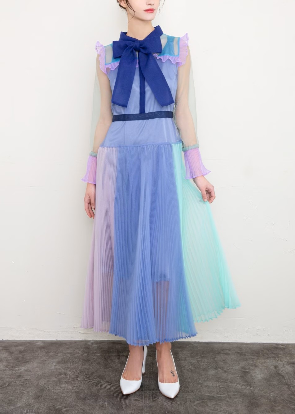 プリーツパネルワンピース