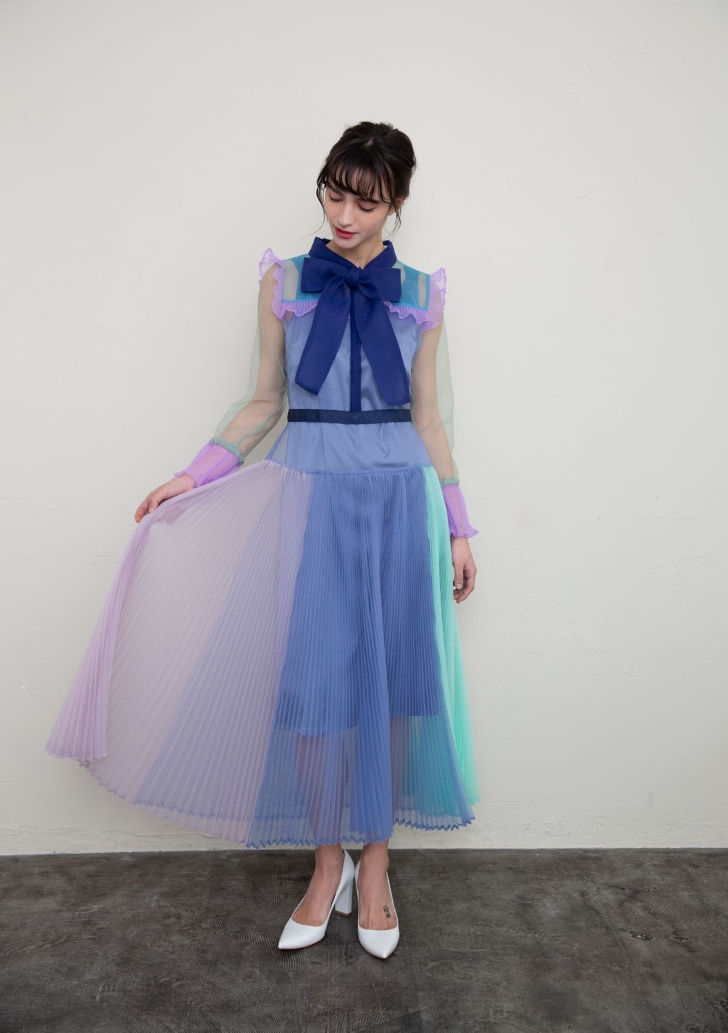 プリーツパネルワンピース