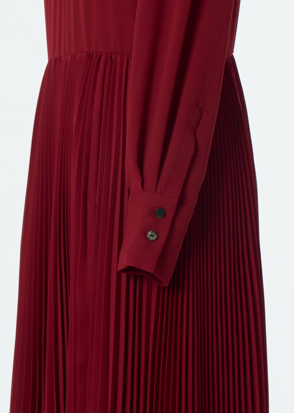 フロントヨークアコーディオンプリーツワンピース