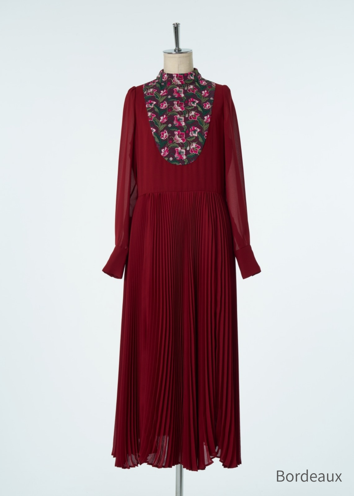 フロントヨークアコーディオンプリーツワンピース