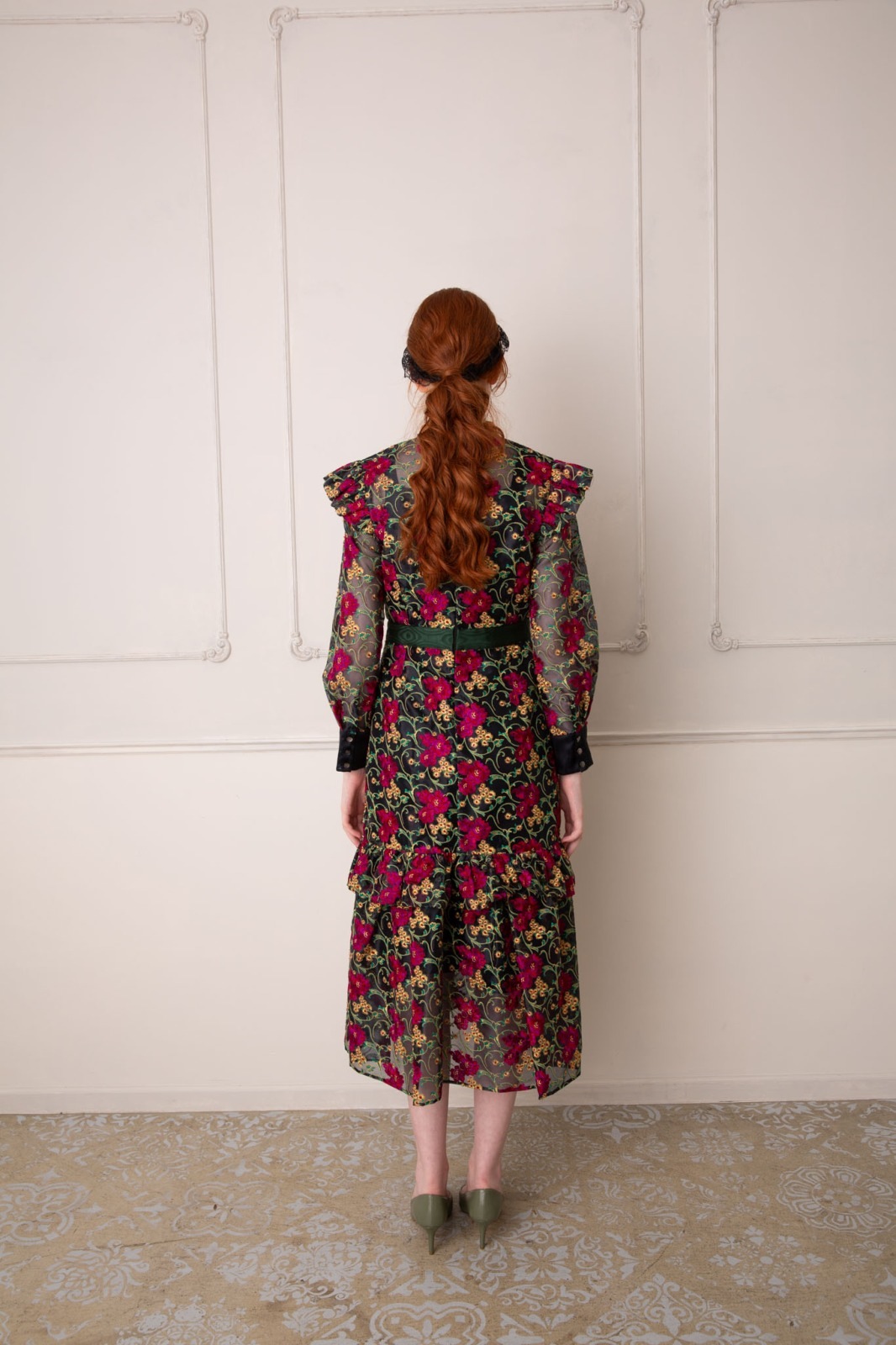 ショルダーフリルリボンワンピース