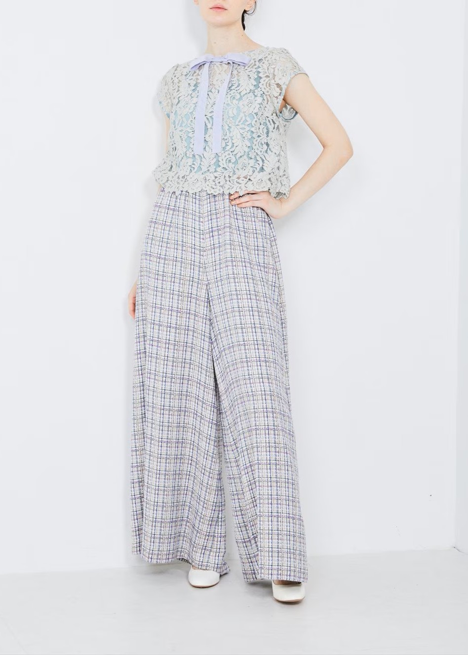 リボントップロンパース