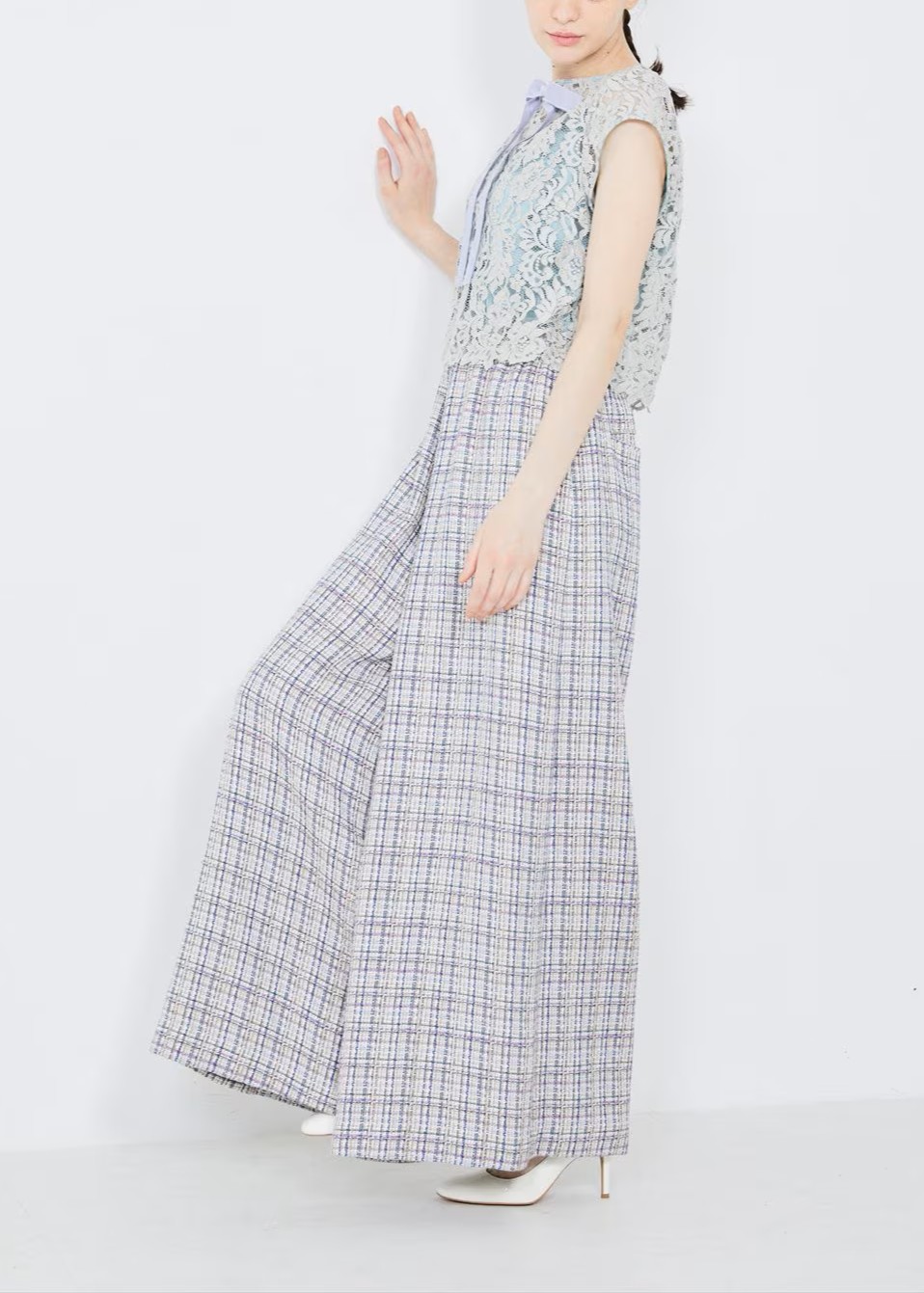 リボントップロンパース