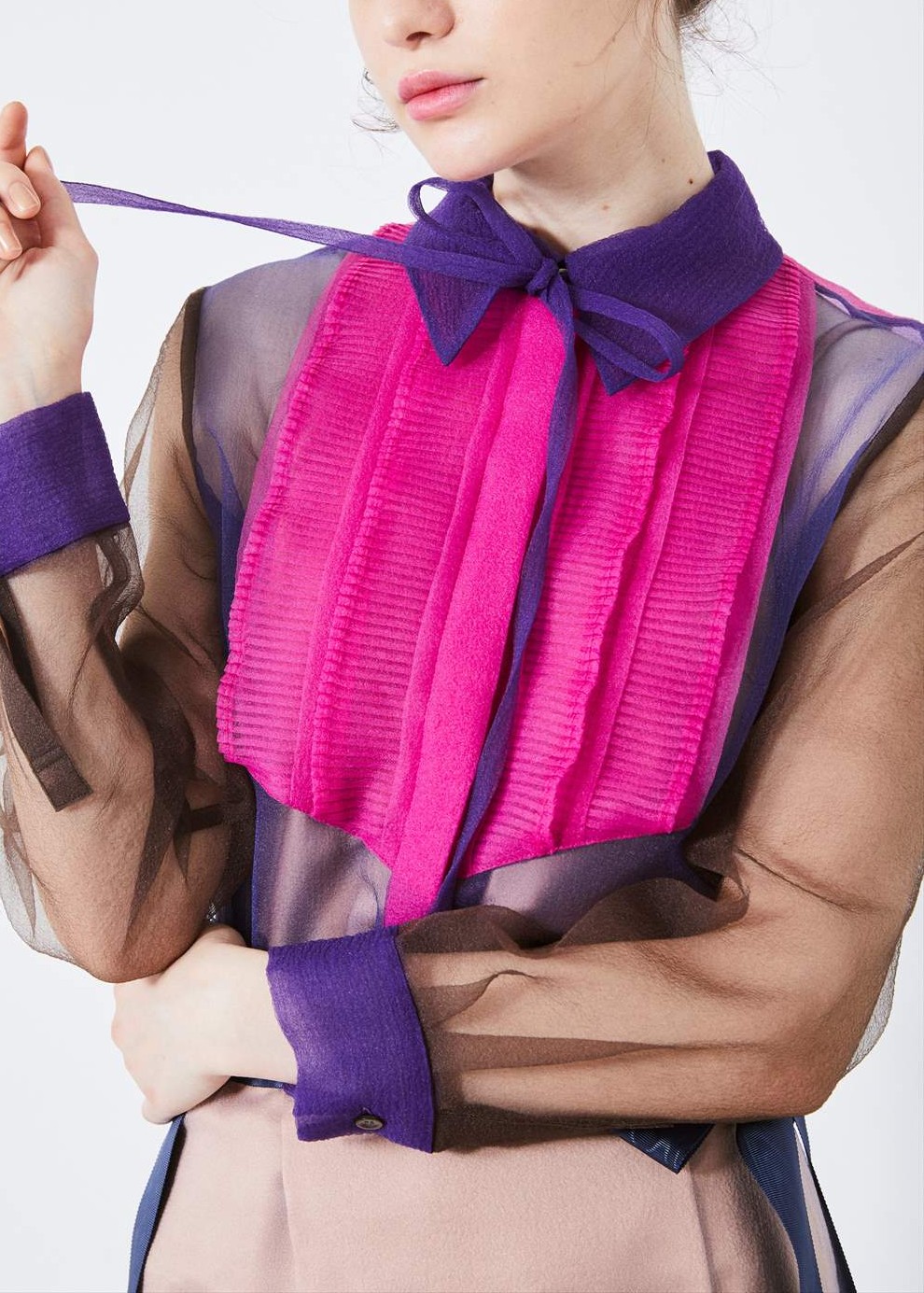 フリルプリーツブラウス