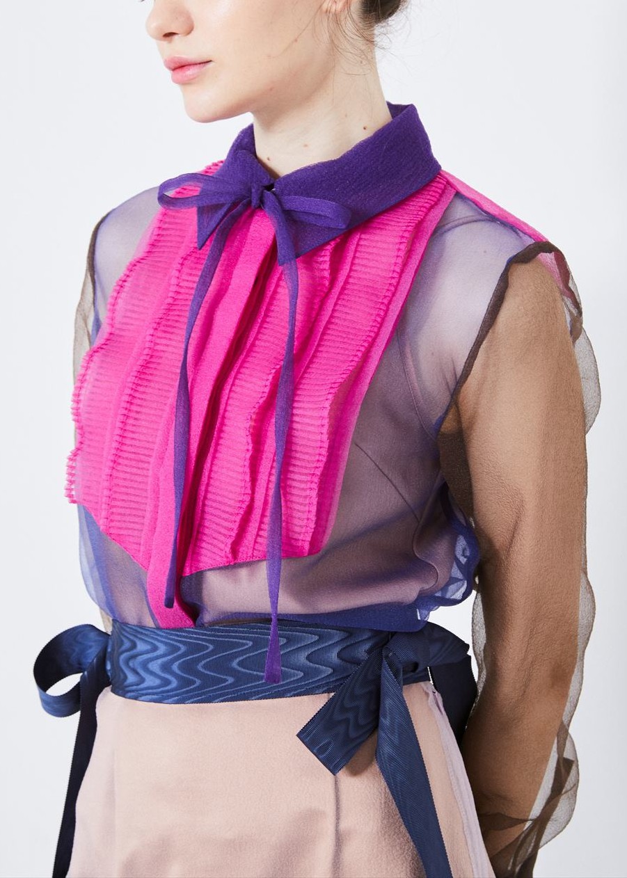 フリルプリーツブラウス