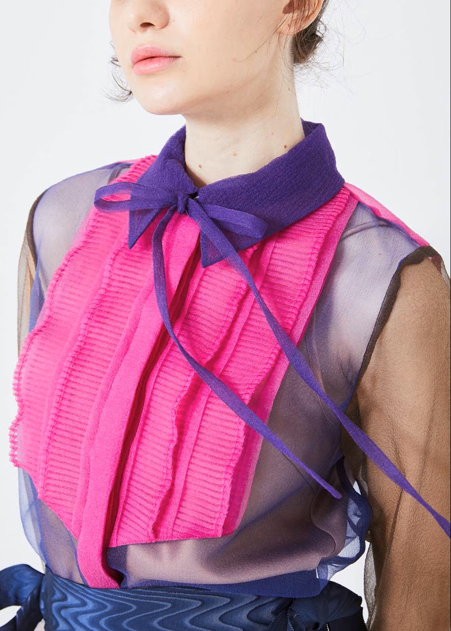 フリルプリーツブラウス