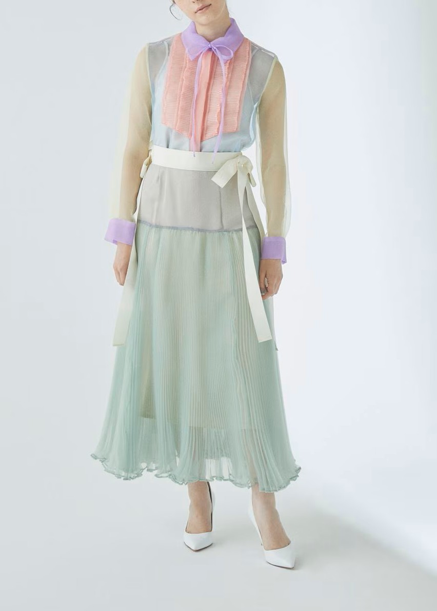 フリルプリーツブラウス