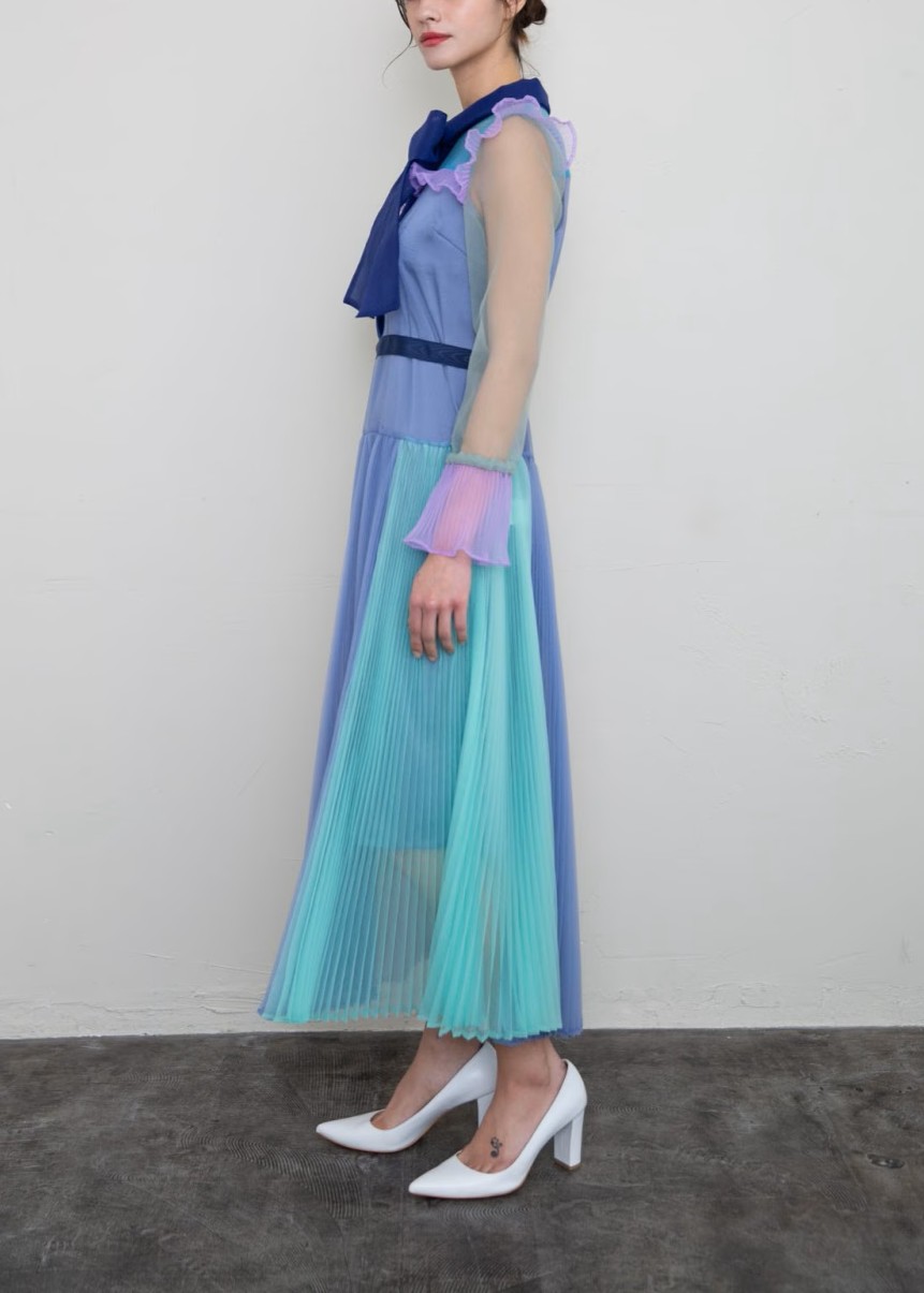 プリーツパネルワンピース