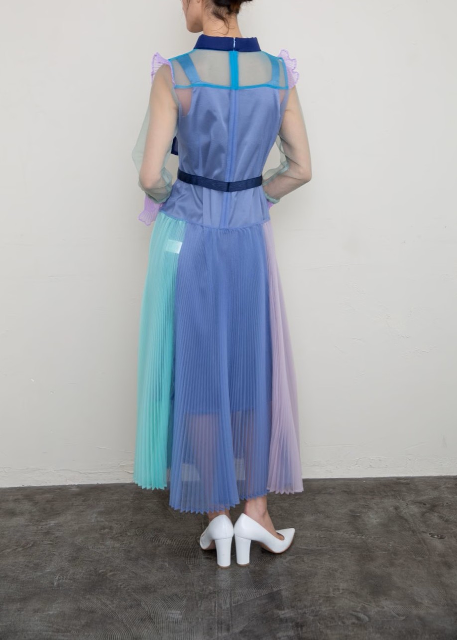 プリーツパネルワンピース