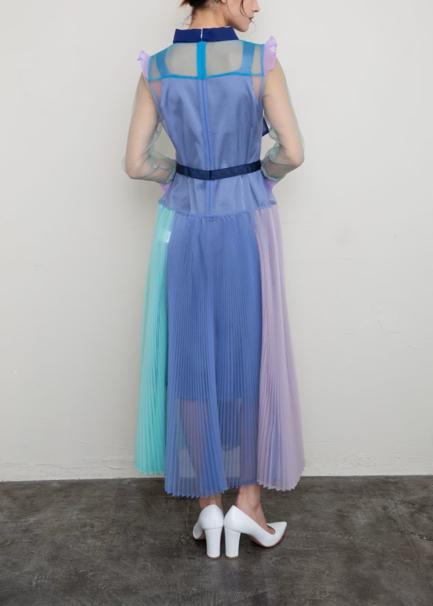 プリーツパネルワンピース