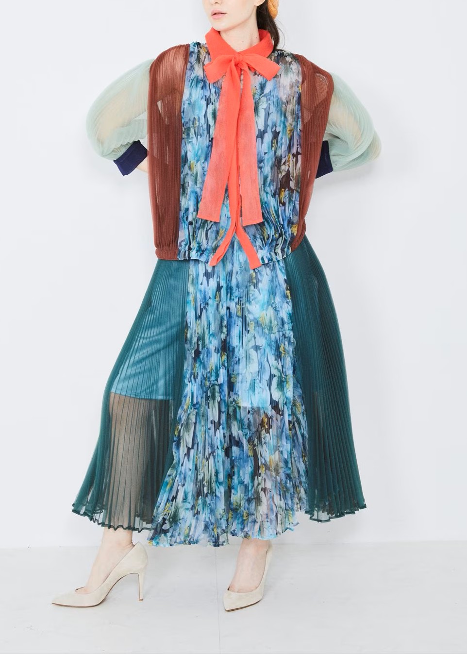 プリーツパネルブラウス