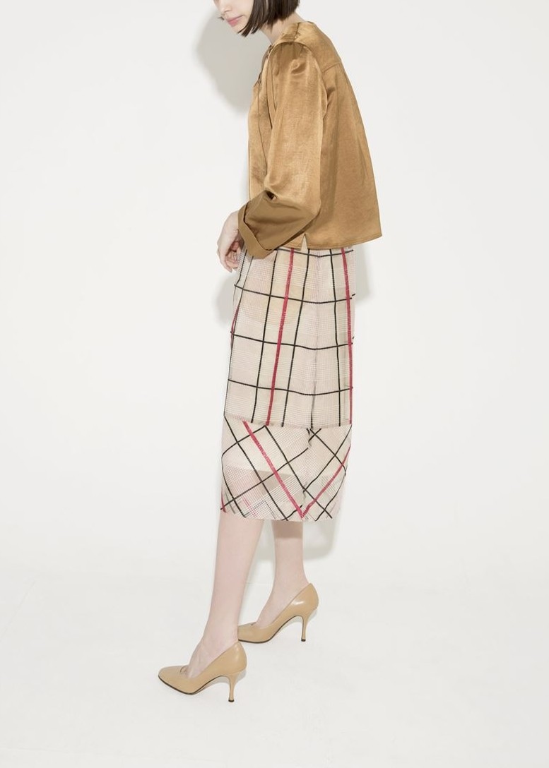 レースアップブラウス