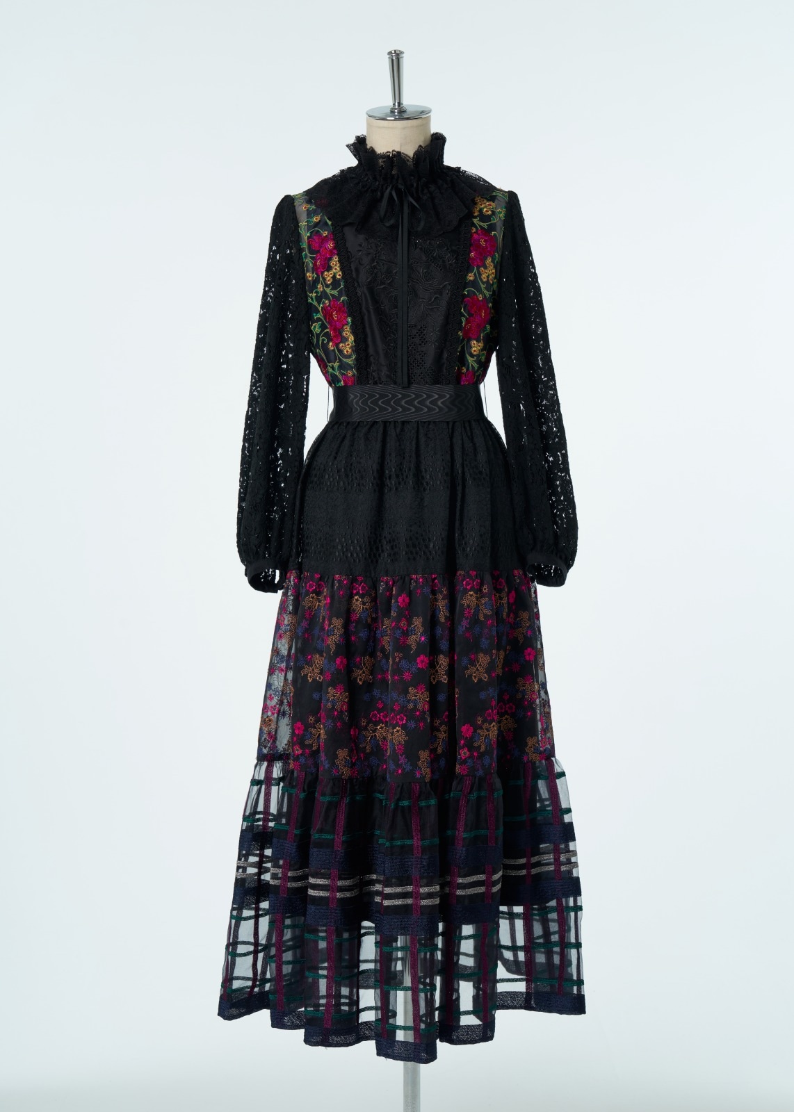 SAKURAレースカラーエンブロイダリーパッチワークワンピース～Rebirth Collection～