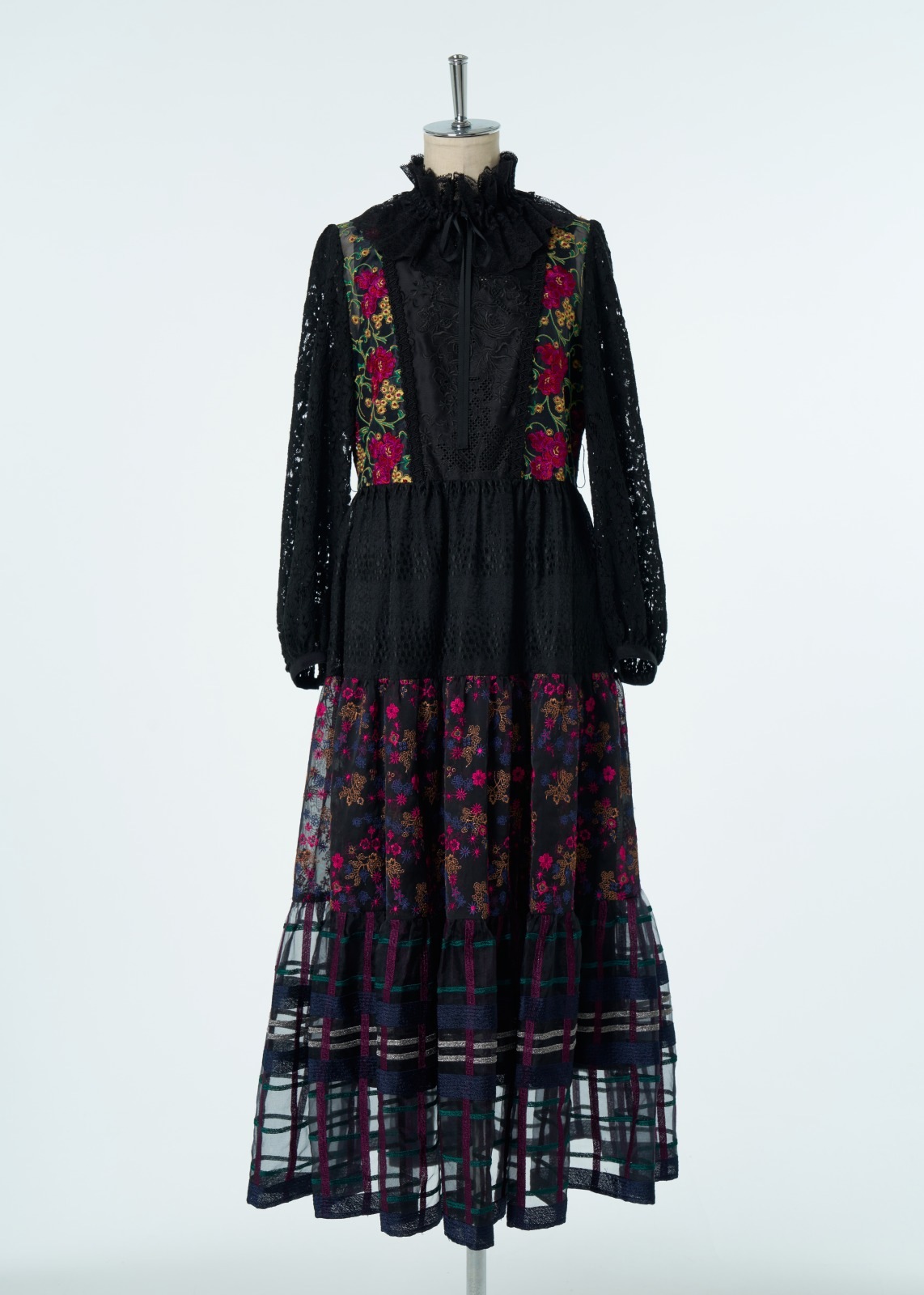 SAKURAレースカラーエンブロイダリーパッチワークワンピース～Rebirth Collection～