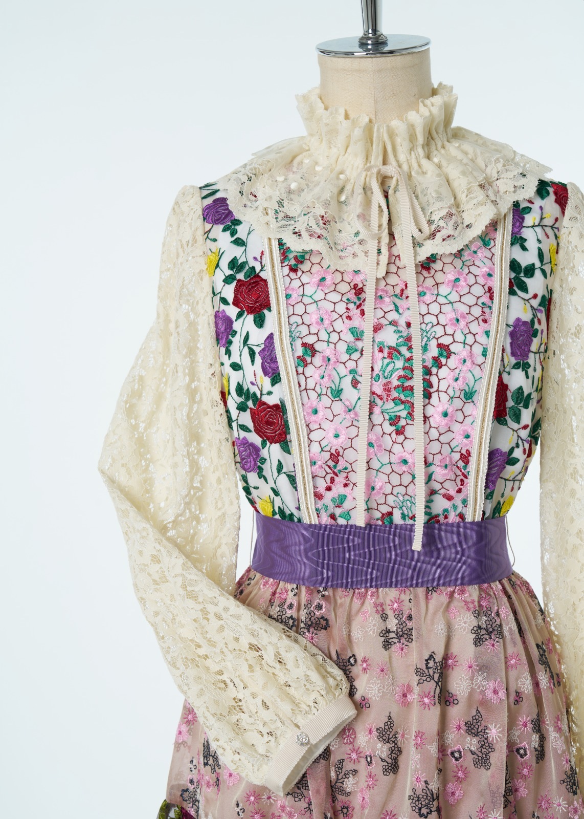 SAKURAレースカラーエンブロイダリーパッチワークワンピース～Rebirth Collection～