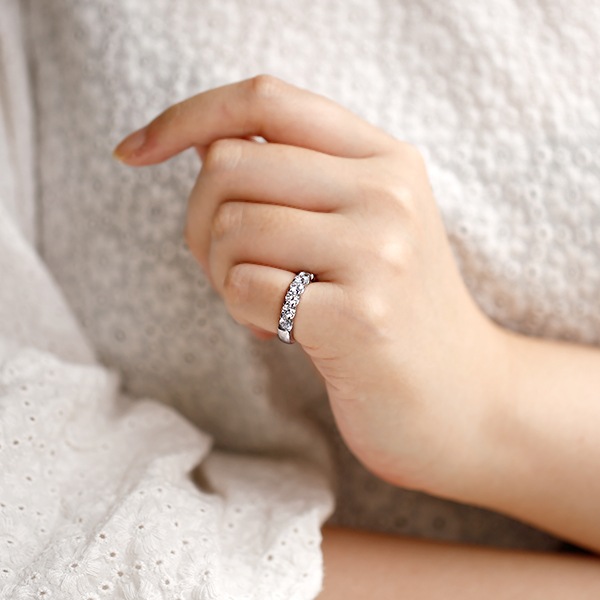 l*S様 「美品」4°C ハーフエタニティダイヤモンドプラチナリング7号 4℃ ヨンドシー ダイヤモンド ハーフエタニティ リング・指輪