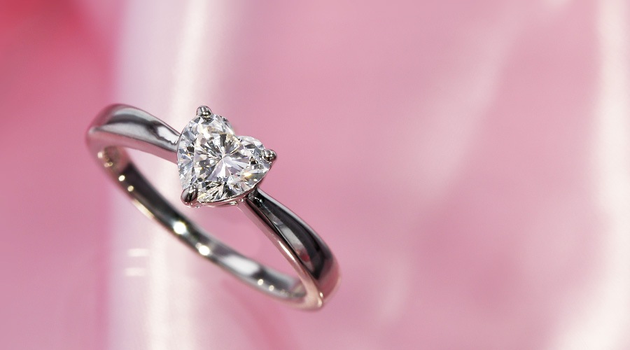 ダイヤモンド リング 0.745ct D SI2 ハート ブリリアント カット 