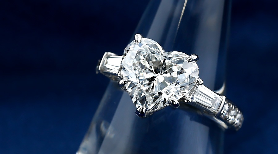 ダイヤモンド リング 3ct F SI2 ハート ブリリアント カット プラチナ 