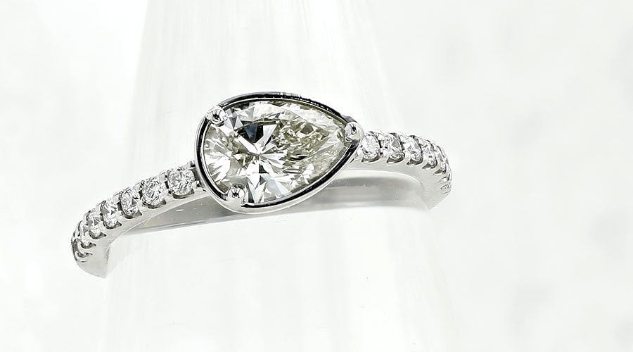 ダイヤモンド リング 0.7ct M VVS2 ペアシェイプブリリアント