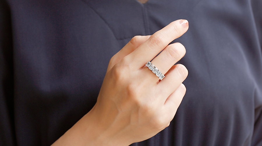 ダイヤモンド ハーフエタニティ リング 3.53ct(Total)/5石 E～F VVS1