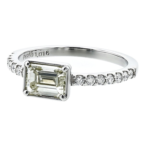 ダイヤモンド リング 1ct VERY LIGHT YELLOW VS2 エメラルドカット