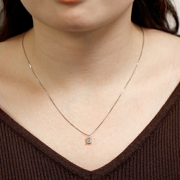 ダイヤモンド ネックレス 一粒 0.980ct VS1-G-エメラルドカット