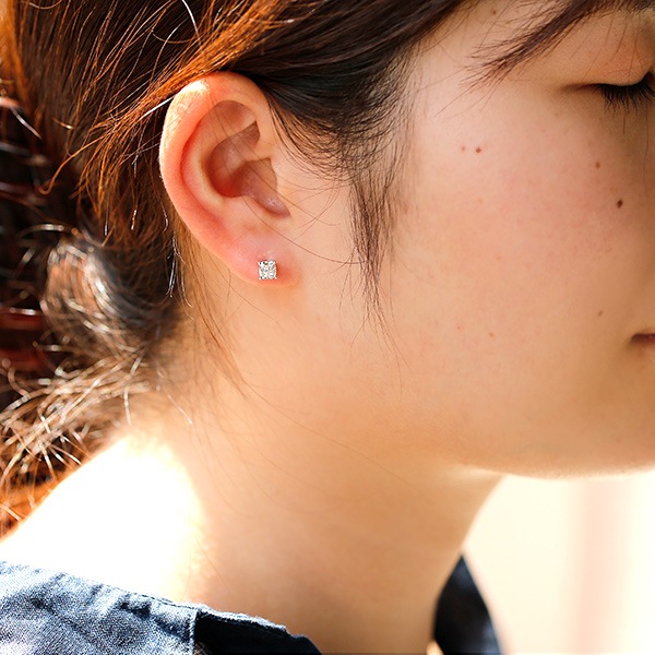 ブラックダイヤピアス ダイア鑑定書付き トータル0.7ct 【AAA】ブラックダイヤモンドピアス HRAC-0070