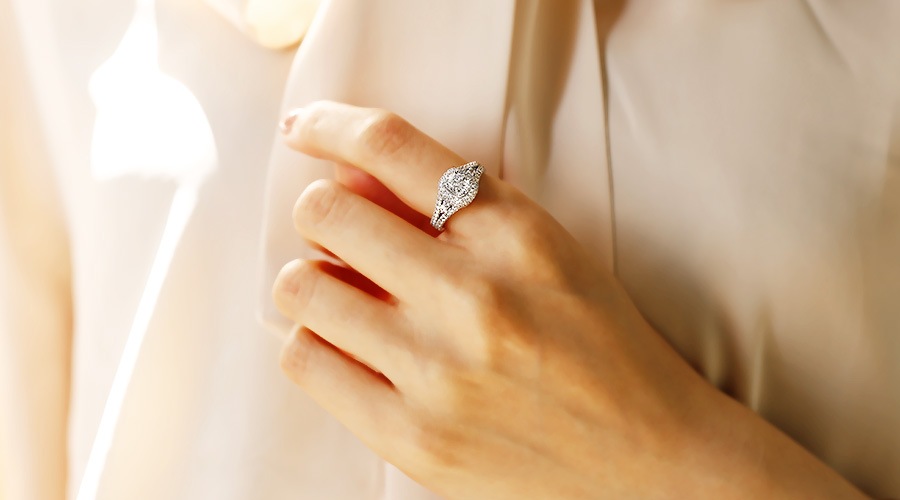 ダイヤモンド リング 1ct D IF クッション モディファイド