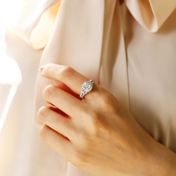 ダイヤモンド リング 1ct D IF クッション モディファイド